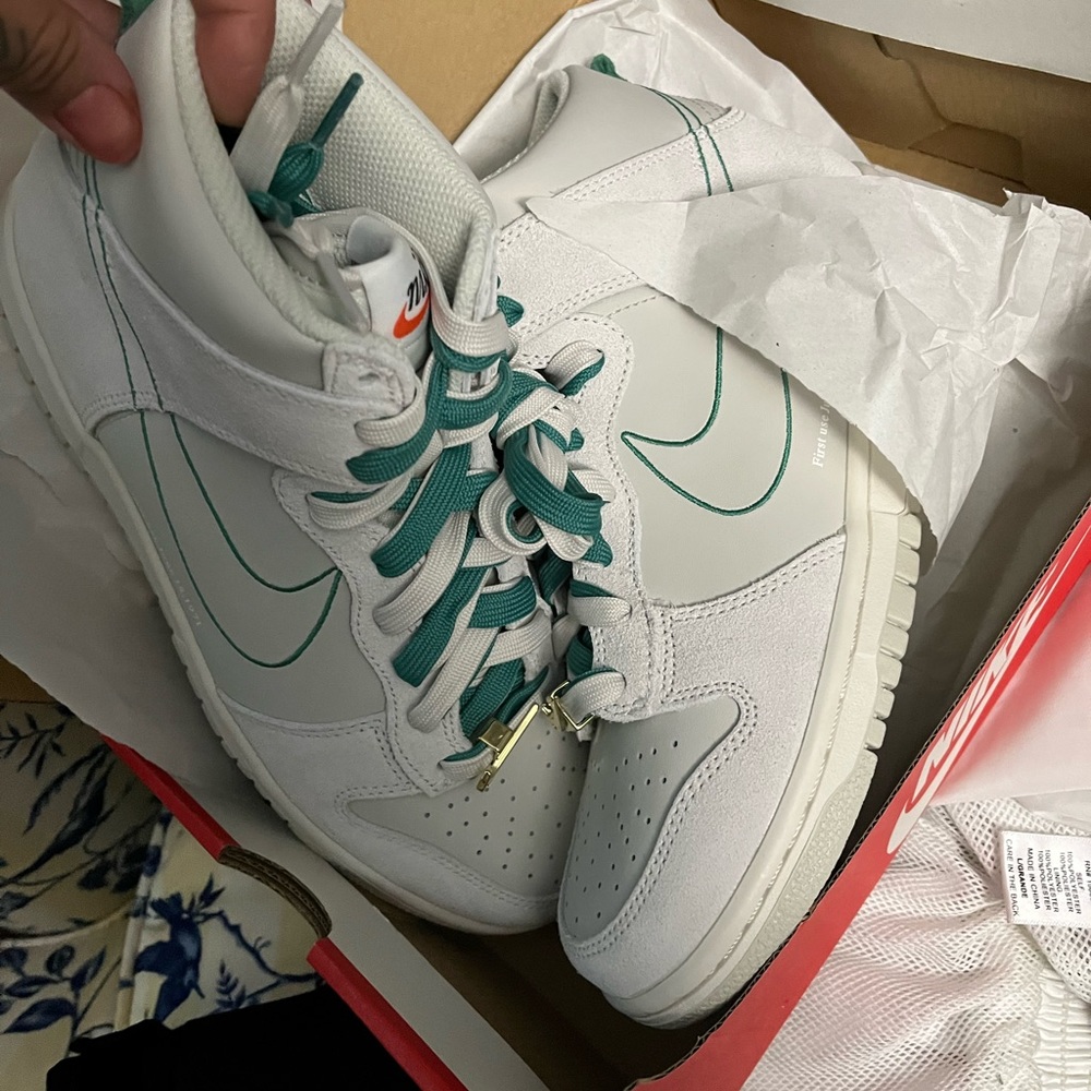 Nike dunk hi se (gs)